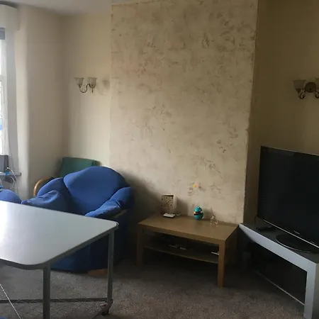 Single Room - Town & University Nearby, 24H Bus, Airport-Linked Manchester Exterior photo