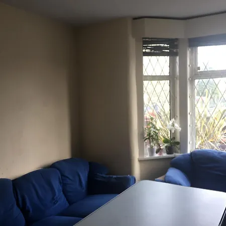 Single Room - Town & University Nearby, 24H Bus, Airport-Linked Manchester Exterior photo