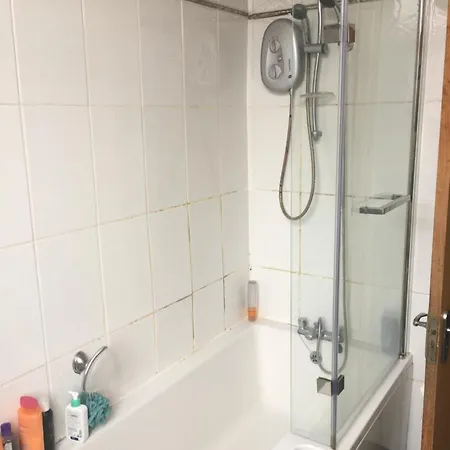 Single Room - Town & University Nearby, 24H Bus, Airport-Linked Manchester Exterior photo